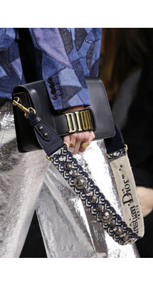 Details Christian Dior , Details Dior Fall 2018 Ready-to-Wear , Детали показа Кристиан Диор , Детали показа Диор осень зима 2018 , Fashion show , неделя моды в Париже , PFW , Мария Грация Кьюри , MainstylesDetails Christian Dior Fall 2018 Mainstyles_70